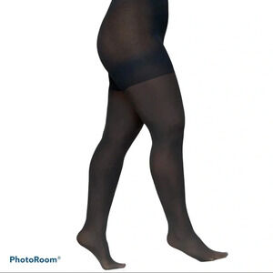 BERKSHIRE NWOT Grey Plus Size Control Top